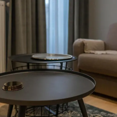 Furnished Flat 公寓