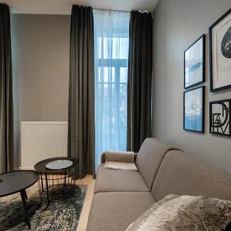 Furnished Flat 公寓 *