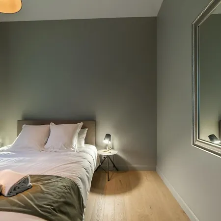 Furnished Flat Apartment *